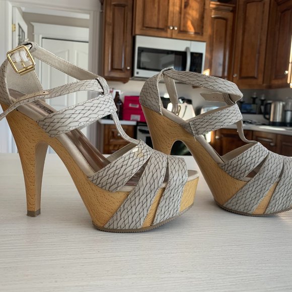 Charlotte Russe Platform Strappy Sandals LIKE NEW WORN ONCE SIZE 7 - Picture 2 of 3